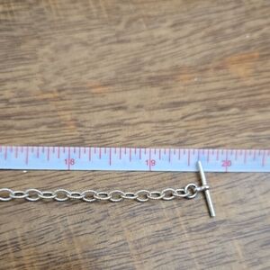 Stylish Silver Chain Necklace with Toggle Clasp